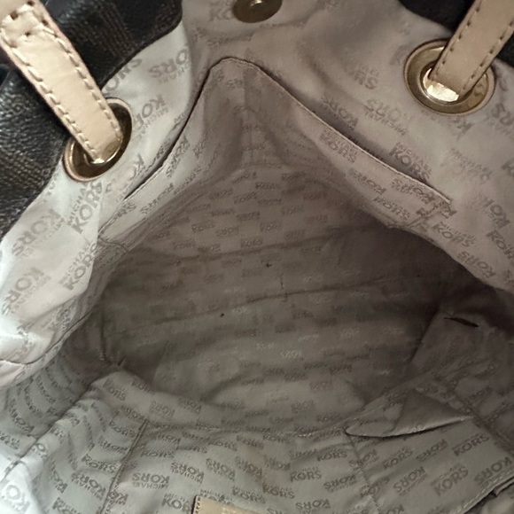 Michael Kors Logo Tote Bag - Picture 8 of 8